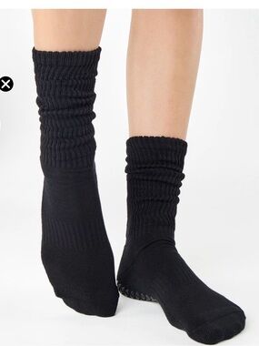 NWOT Pointe Studio. Slouch Crew Grip Socks for Pilates, Barre & Yoga. Black. M/L